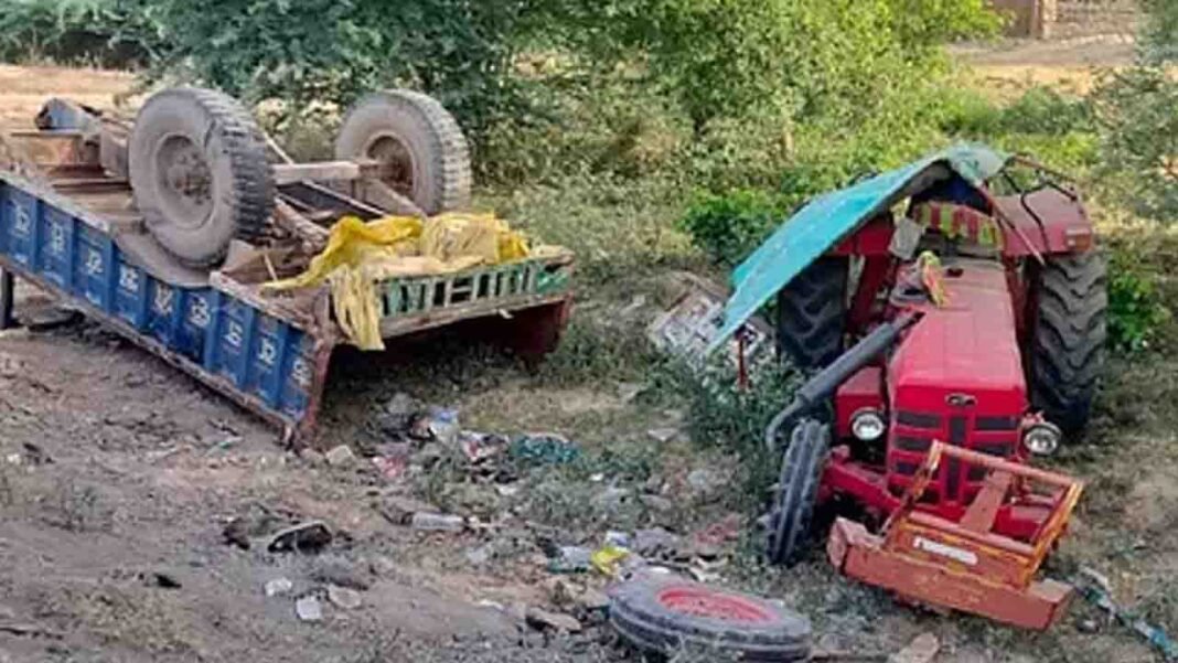 Truck hits tractor-trolley in Mainpuri, four women die